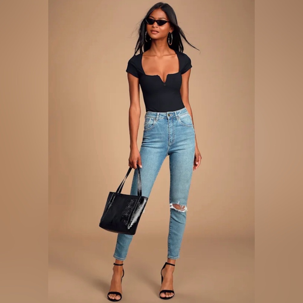 Lulus Mirabelle Black Notched Bodysuit - Large - NWOT